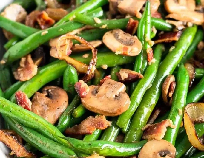 Judías verdes y champiñones con bacon