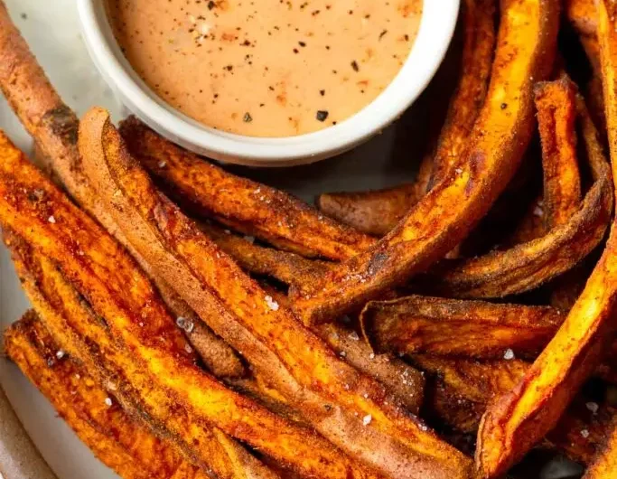Patatas fritas con boniato en freidora de aire (¡consejos para cocinarlas!)